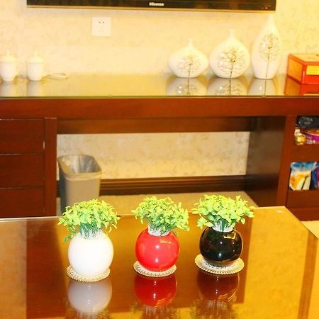 Chengdu Ronghome Hotel エクステリア 写真