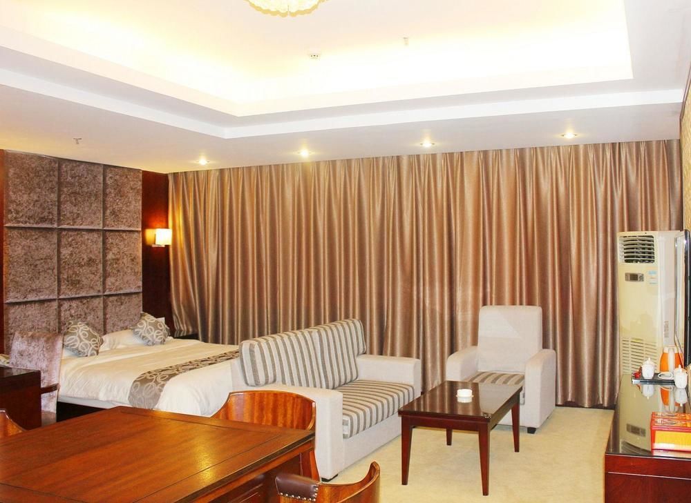 Chengdu Ronghome Hotel エクステリア 写真