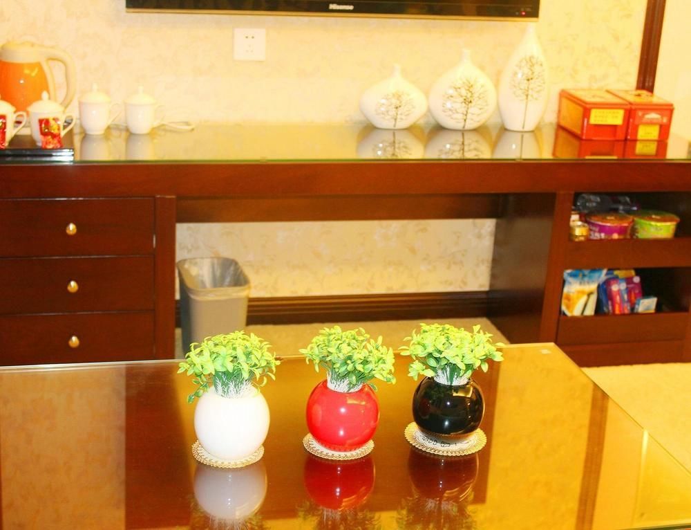 Chengdu Ronghome Hotel エクステリア 写真