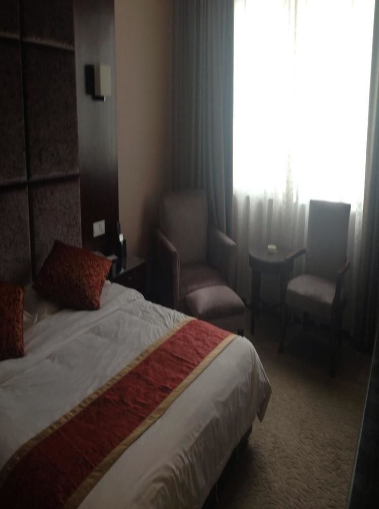 Chengdu Ronghome Hotel エクステリア 写真