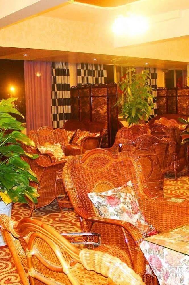 Chengdu Ronghome Hotel エクステリア 写真